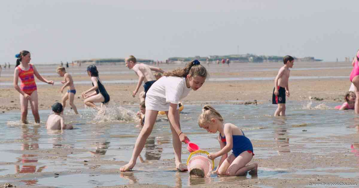 19 photos unseen for years show a day at the beach 26 years ago