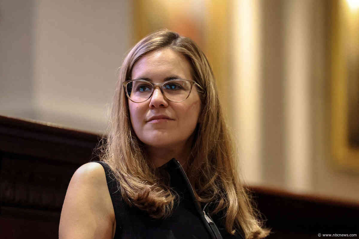 Ex-U.S. attorney who refused to drop charges against NYC mayor quietly returns to spotlight