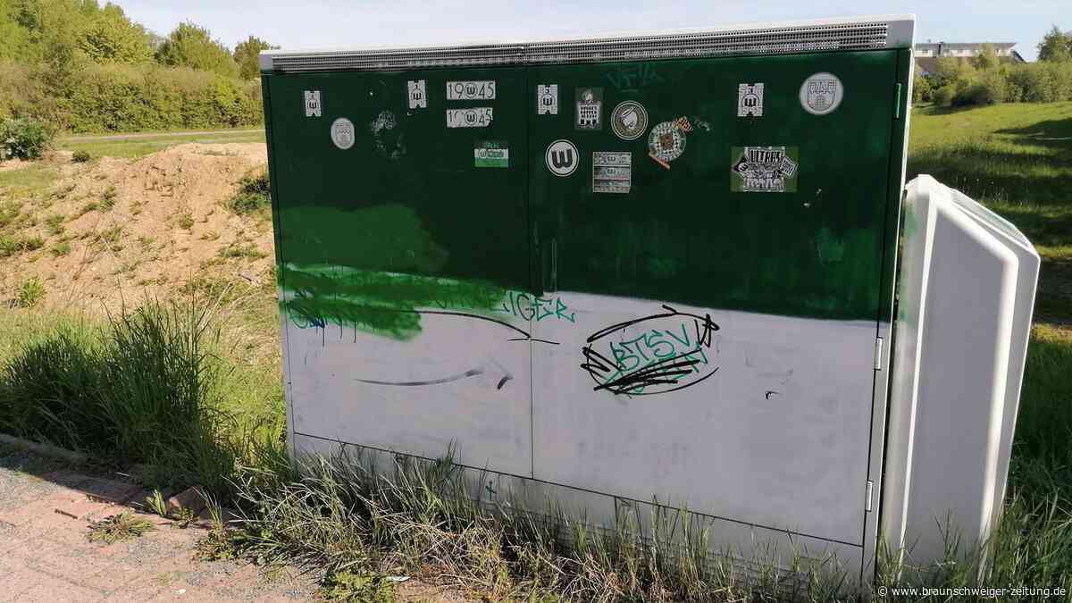 VfL-Graffiti und -Sticker: Wolfsburger Ortsteil verschandelt