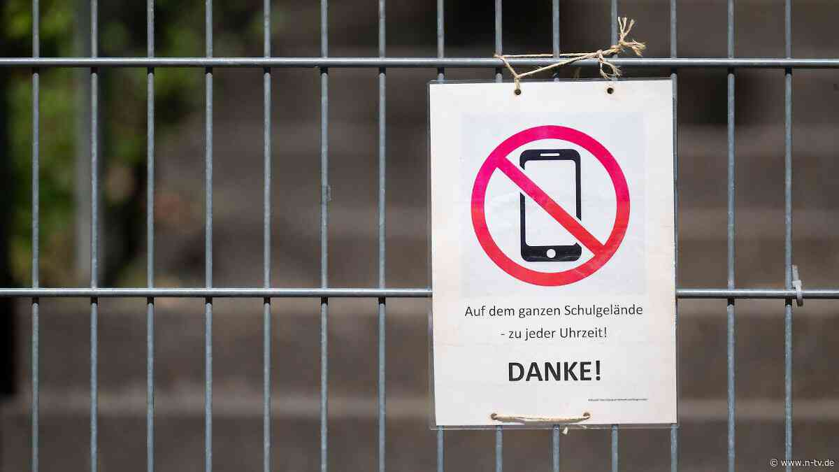 "Handys verhindern Bewegung": Bremen verbietet Handys an Schulen