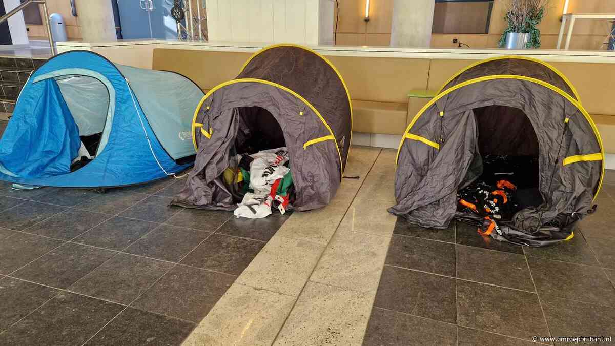 Ruim twintig demonstranten opgepakt tijdens ontruiming van universiteit
