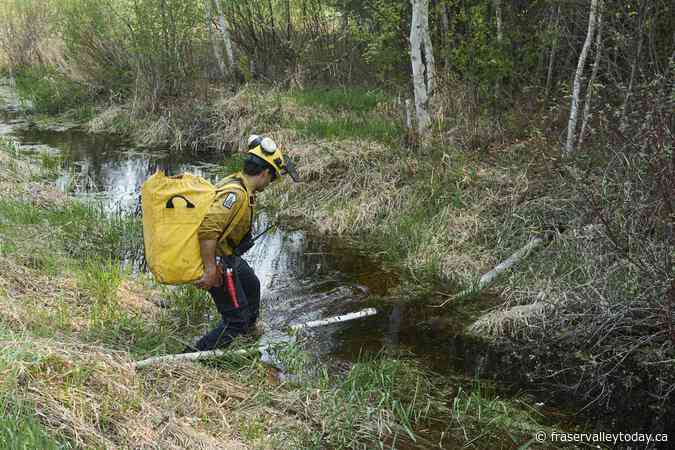 Crews keep battling deadly, out-of-control wildfires in eastern Manitoba