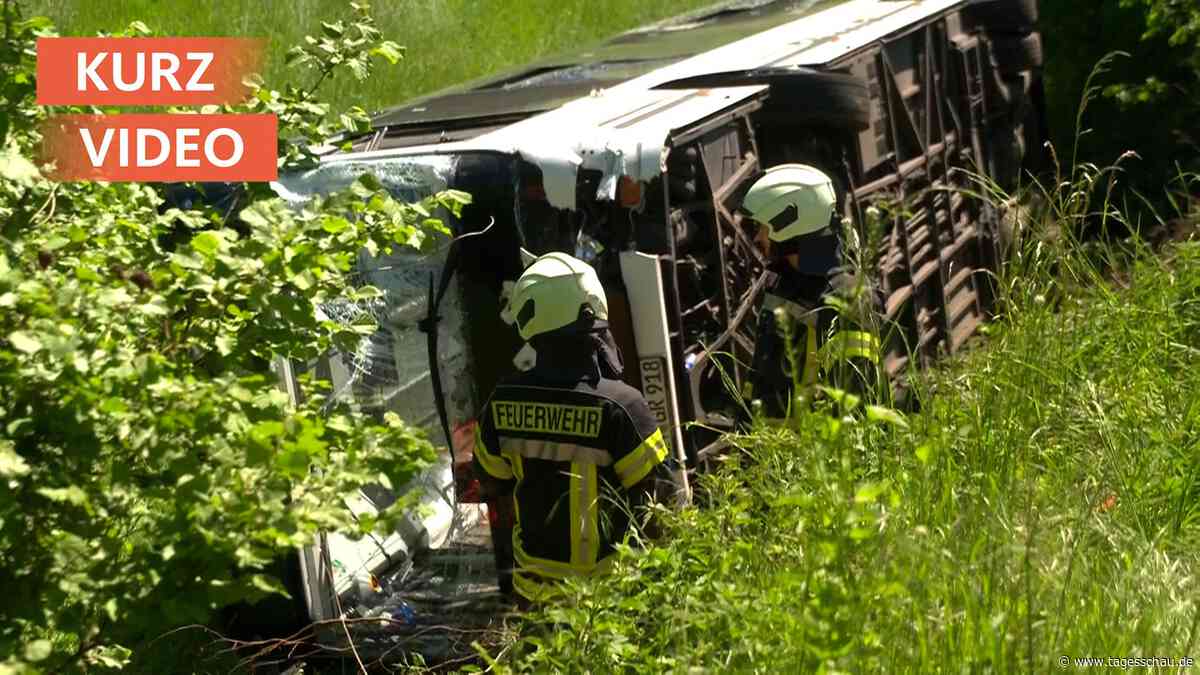 Nordrhein-Westfalen: Mehrere Verletzte bei Unfall mit Linienbus