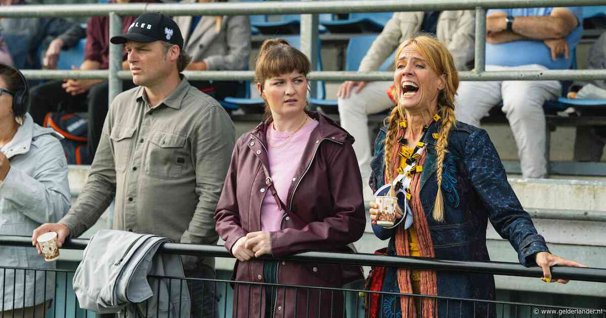 In Ilse Warringa’s Voetbalouders zijn de bitches van moeders langs de lijn wel heel erg bitchy