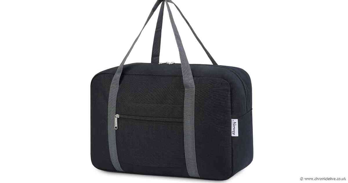 Ryanair passengers snap up 'brilliant' £10 cabin bag that avoids airline fees