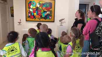 Kleuters ontdekken kunst in Galerie Mara
