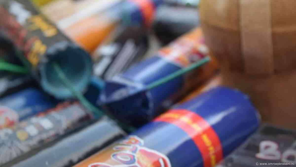 Negentig kilo aan zwaar vuurwerk en ketamine gevonden in garageboxen