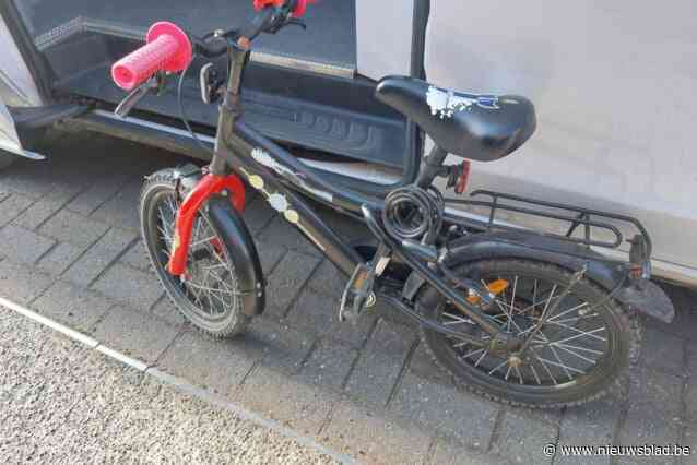 Zoektocht op Dender voorlopig gestaakt nadat getuige kinderfiets langs oever aantreft: “Er werd nog geen vermist kind gemeld”