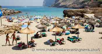 Expert issues warning about how posting holiday pics online could cost you money