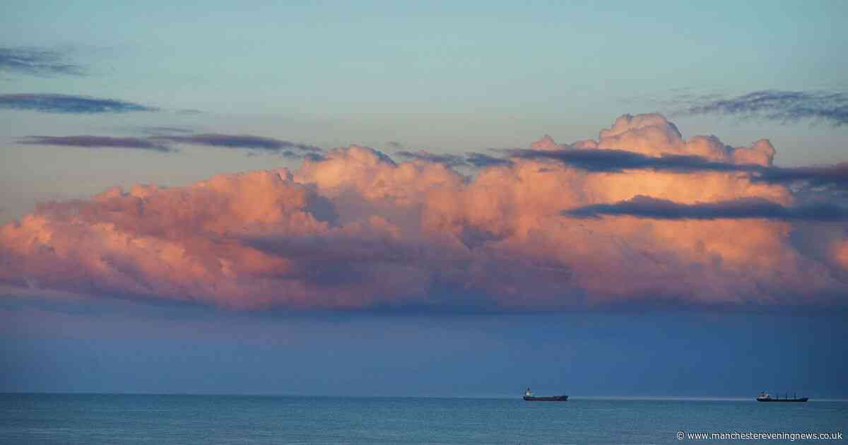 Scientists to 'brighten clouds' to cool the planet in fight against global warming