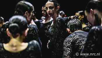 Het is alsof de Israëlische choreograaf met haar duistere voorstelling <b>Into the Hairy</b> voorvoeld heeft wat er zou gaan gebeuren