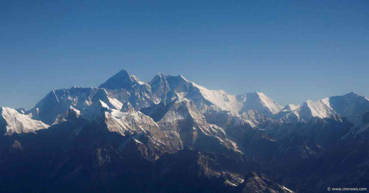 2 climbers die on Mount Everest, unclear if bodies will be retrieved