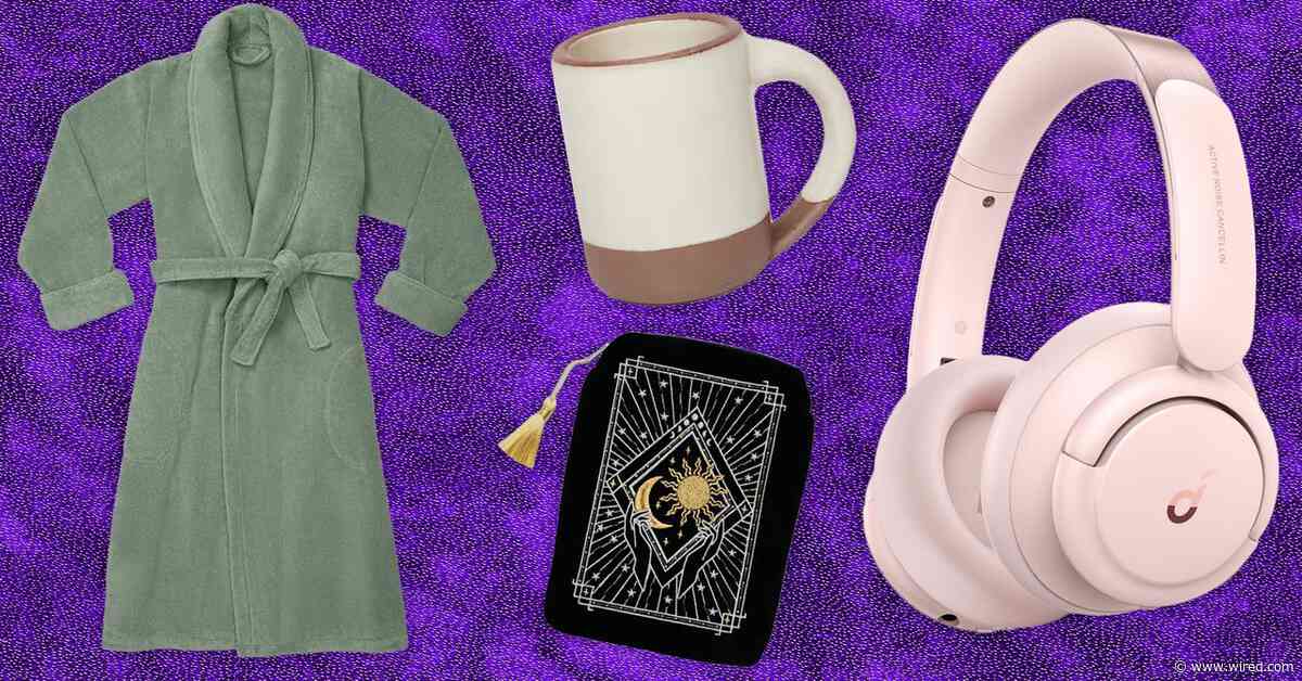The Best Gifts for Book Lovers (2025)
