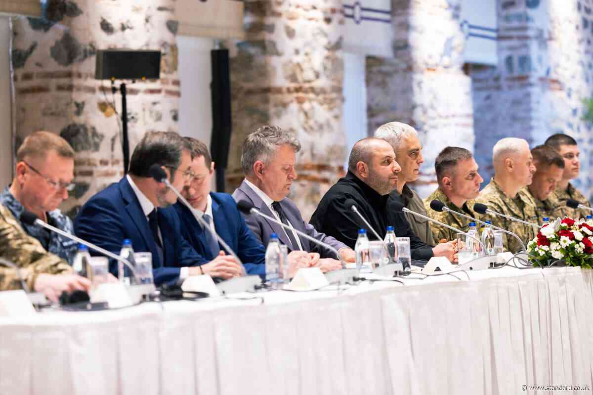 Ukraine and Russia agree to swap prisoners of war