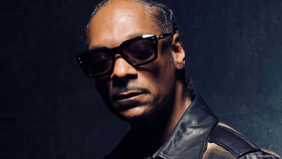 An Embattled Snoop Dogg Bites Back a Little But Mostly Keeps It Cool