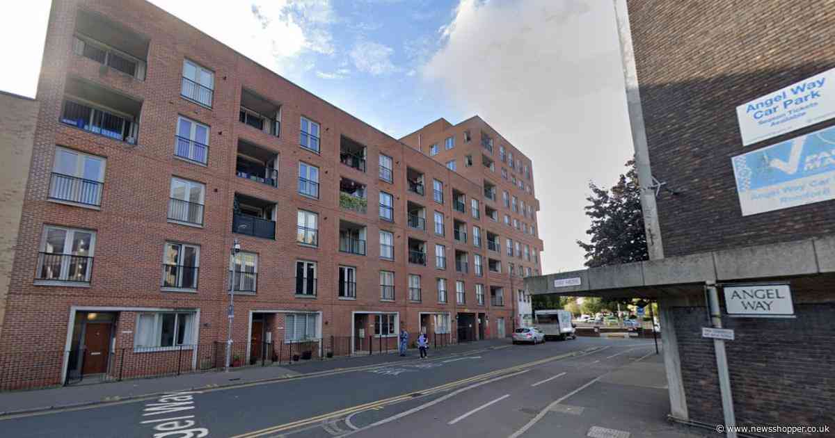 Romford man, 37, laid dead for weeks after NHS staff 'misled his family'