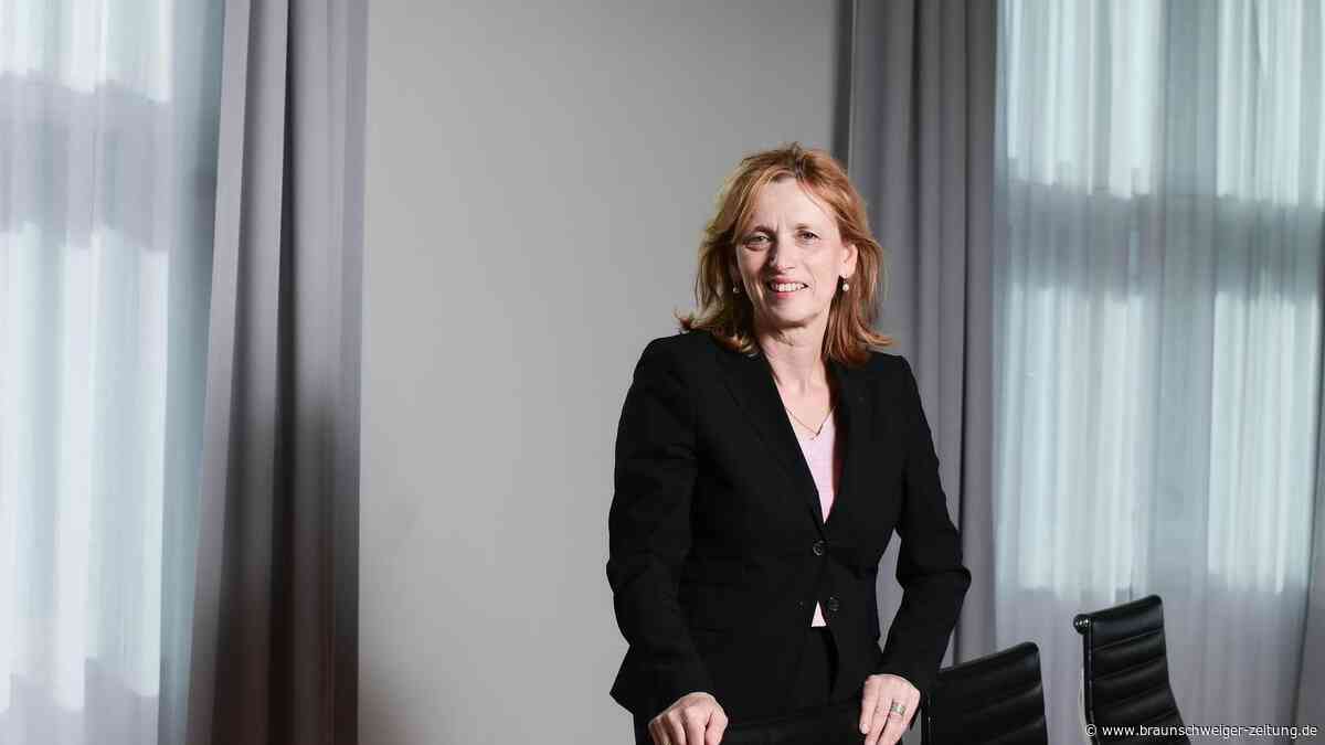 Elterngeld höher? Familienministerin Prien: „Es muss mehr werden“