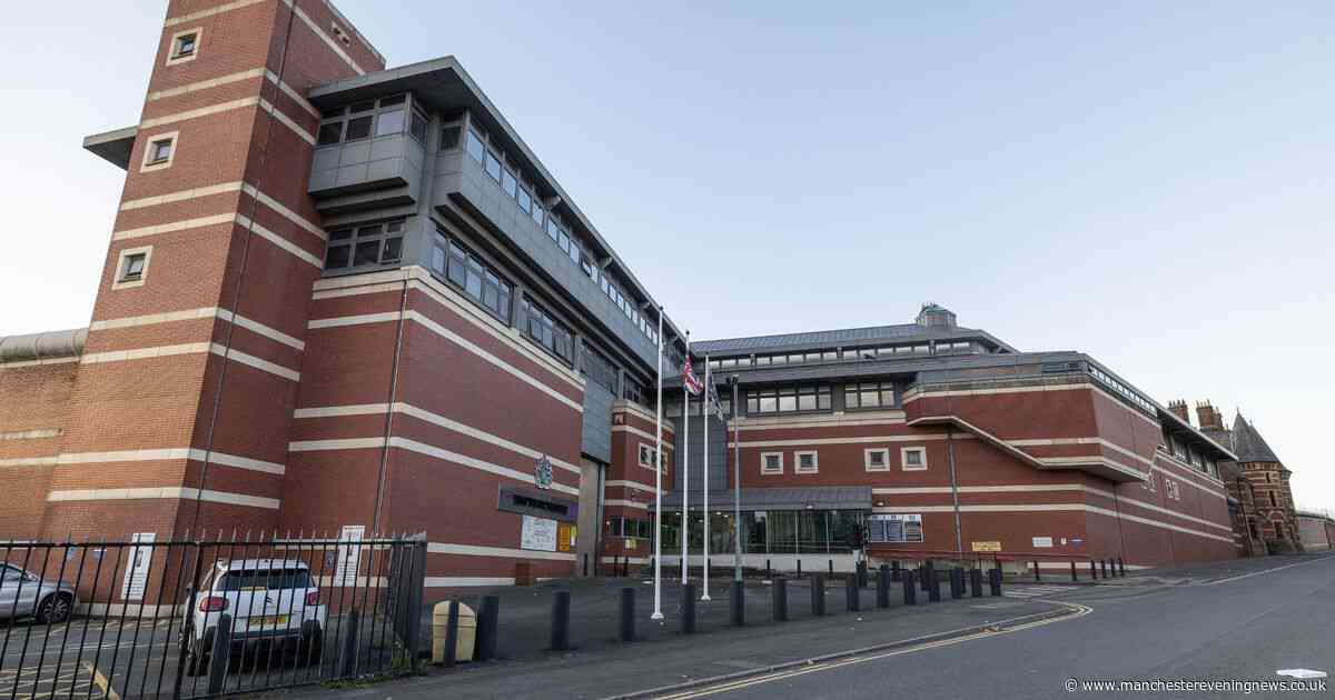 Prison officer suffers 'slash' injuries in Strangeways attack