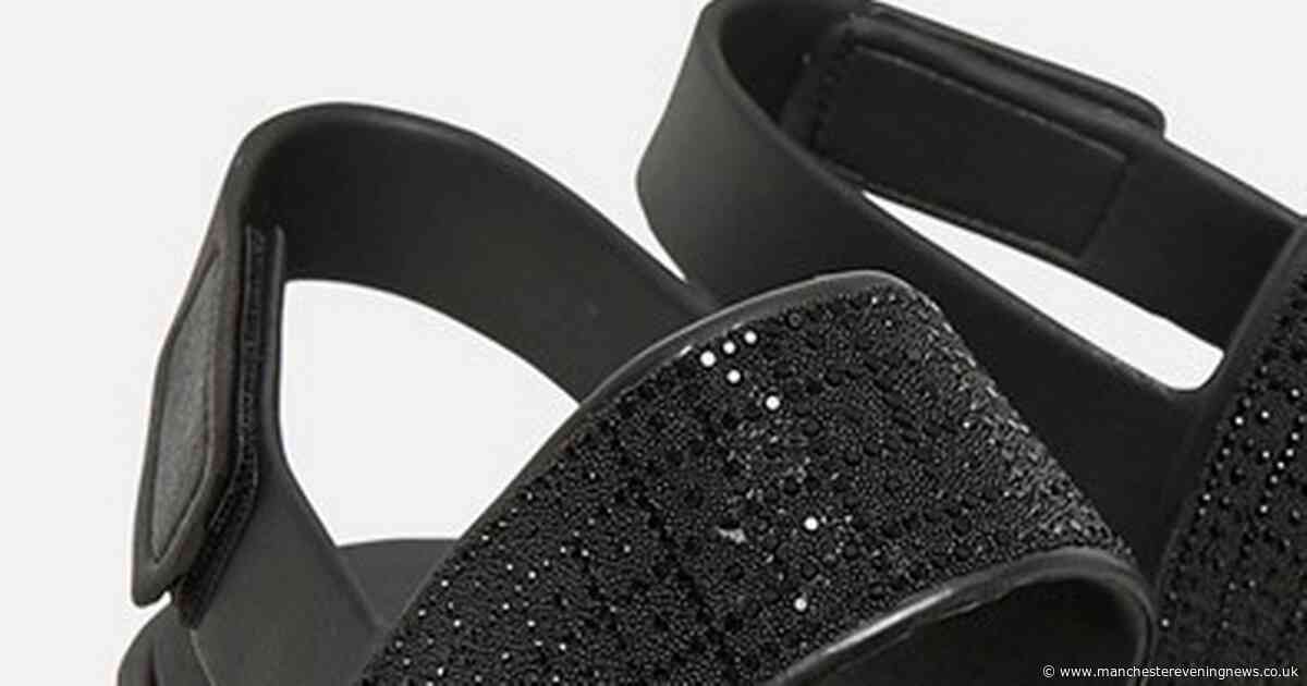 Skechers smart £10 summer sandals are as 'comfortable' as they are eye-catching