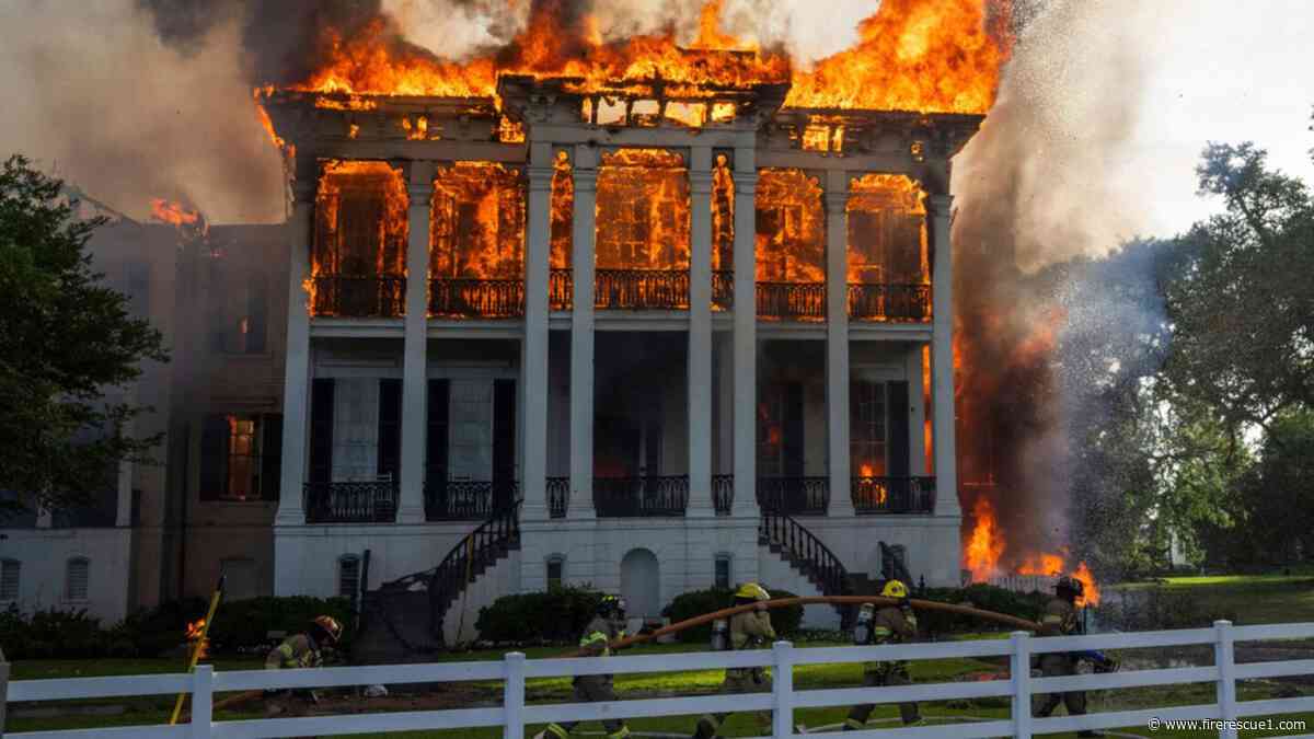 Fire destroys former La. sugar plantation mansion