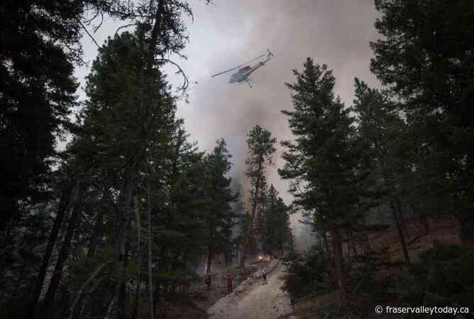B.C. sending almost 100 firefighters to Ontario, after 42 deployed to Manitoba