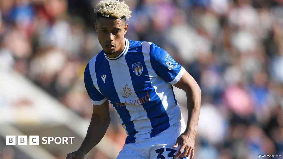Colchester open talks with forward Taylor
