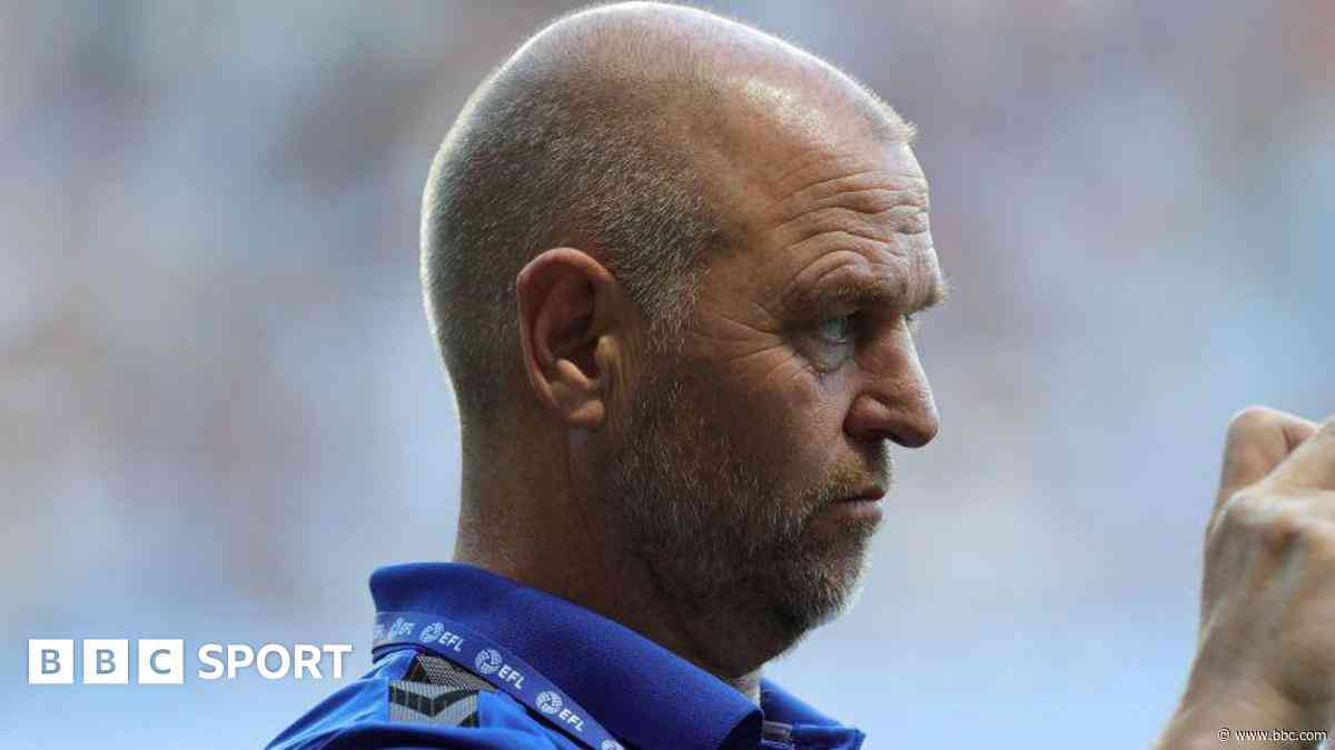 Coventry stalwart Busst honoured with PFA award