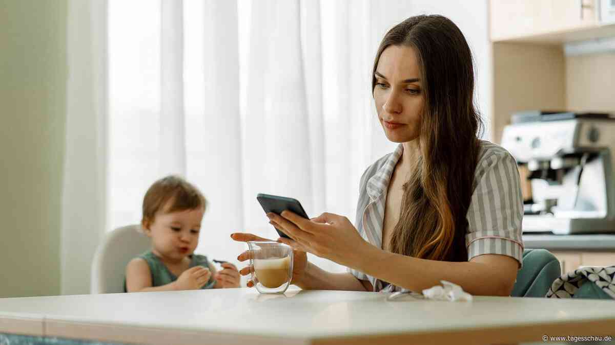 Wie die Smartphonenutzung der Eltern Kleinkinder beeinflusst