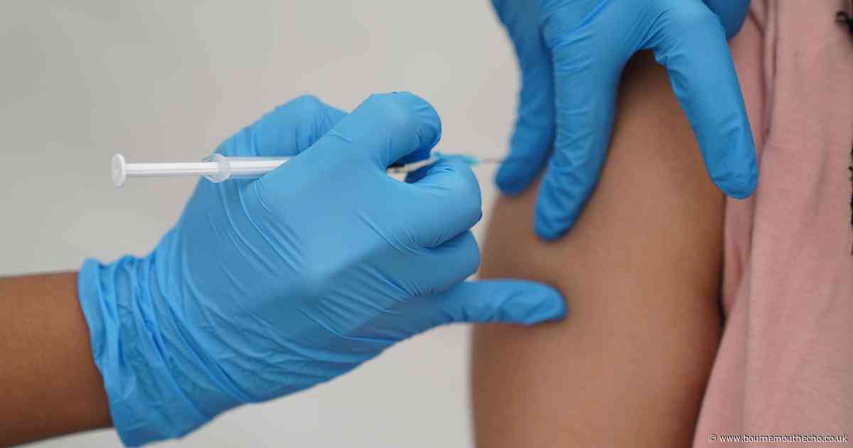 NHS urge people to come forward for spring COVID vaccine