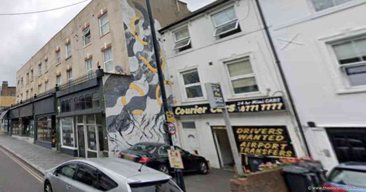 Former taxi office in Croydon could be turned into café and bar