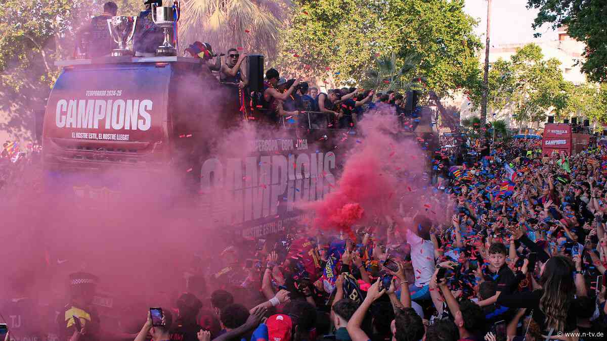 Meister-Triumphzug in Barcelona: Mehr als 80.000 sagen "Danke Hansi" bei wilder Party