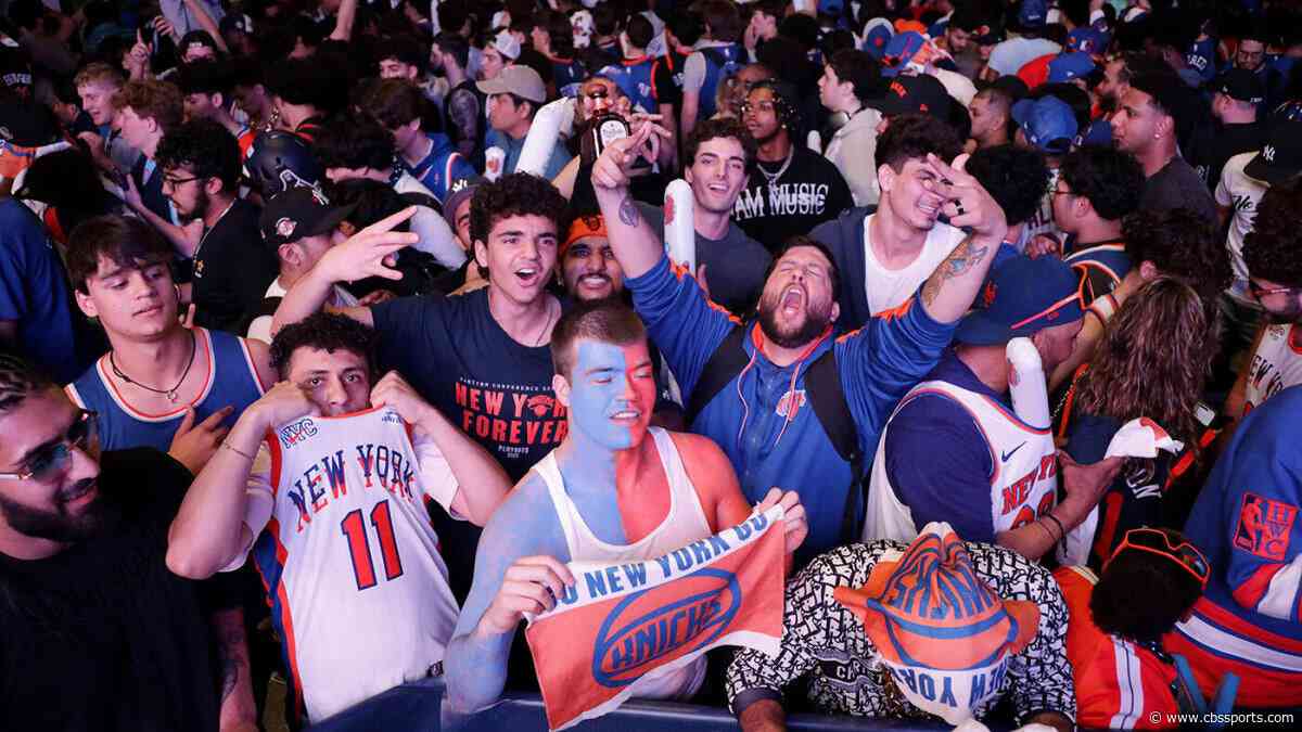 WATCH: Knicks fans go wild outside Madison Square Garden as New York reaches first East finals in 25 years