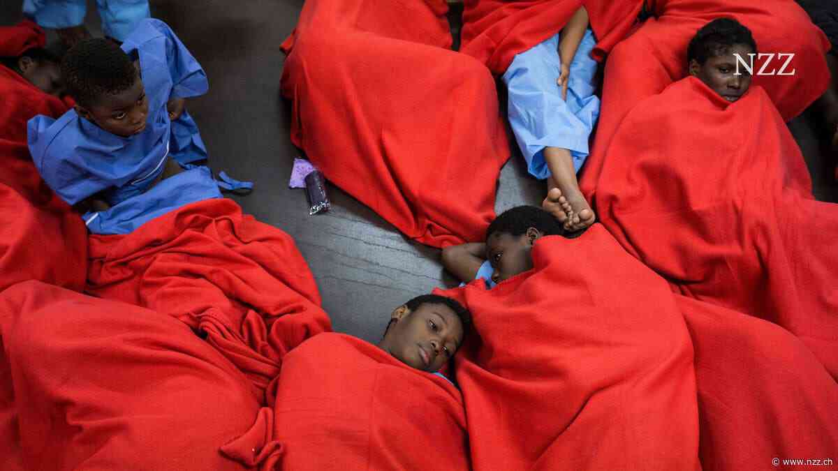 Abkommen mit Drittstaaten und Auslagerung: Wie «Offshoring» zum neuen Paradigma der Migrationspolitik wurde
