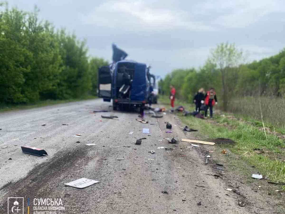 Ucraina, drone russo contro un bus di civili: 9 morti e 4 feriti