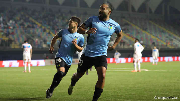 [VIDEO] Rabello firmó su doblete ante la UC con un golazo