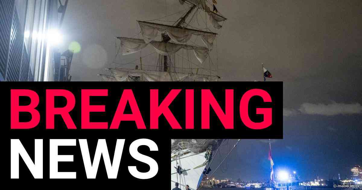 Two dead after Mexican navy ship crashes into Brooklyn Bridge in New York