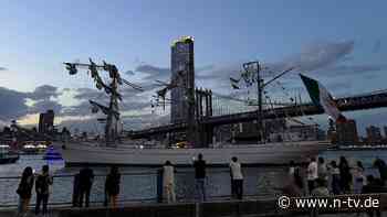 22 Menschen verletzt: Mexikanisches Schiff kollidiert mit Brooklyn Bridge