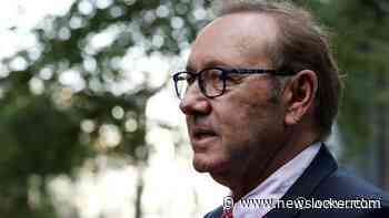 Kevin Spacey krijgt award tijdens gala in Cannes