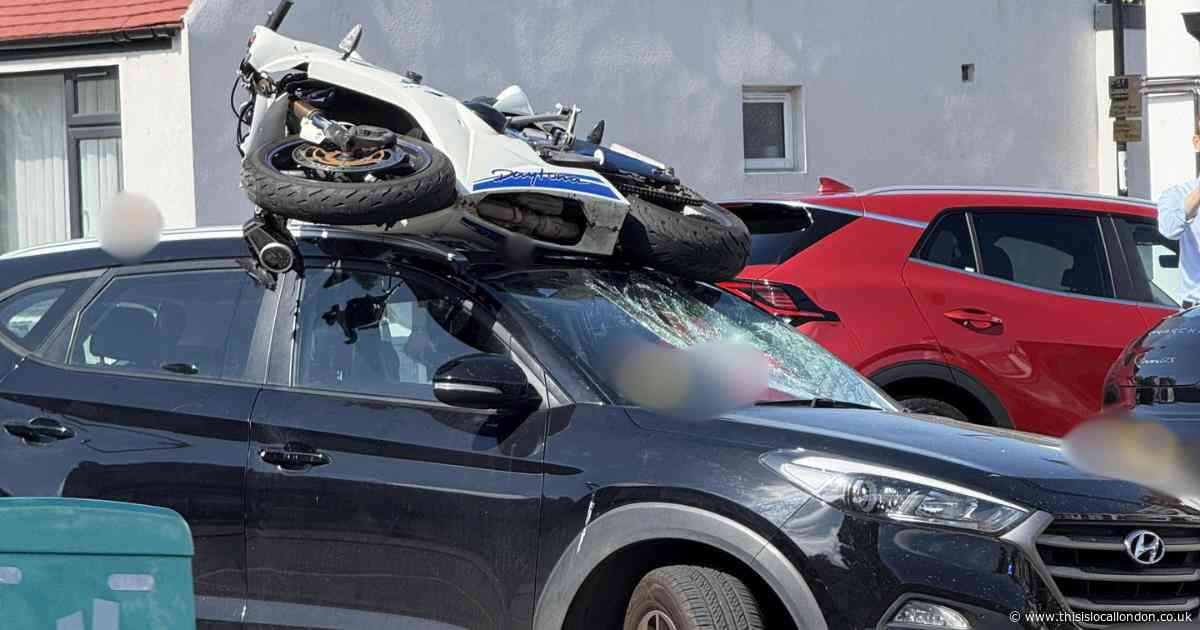 Picture show crash between car and motorbike in Croydon