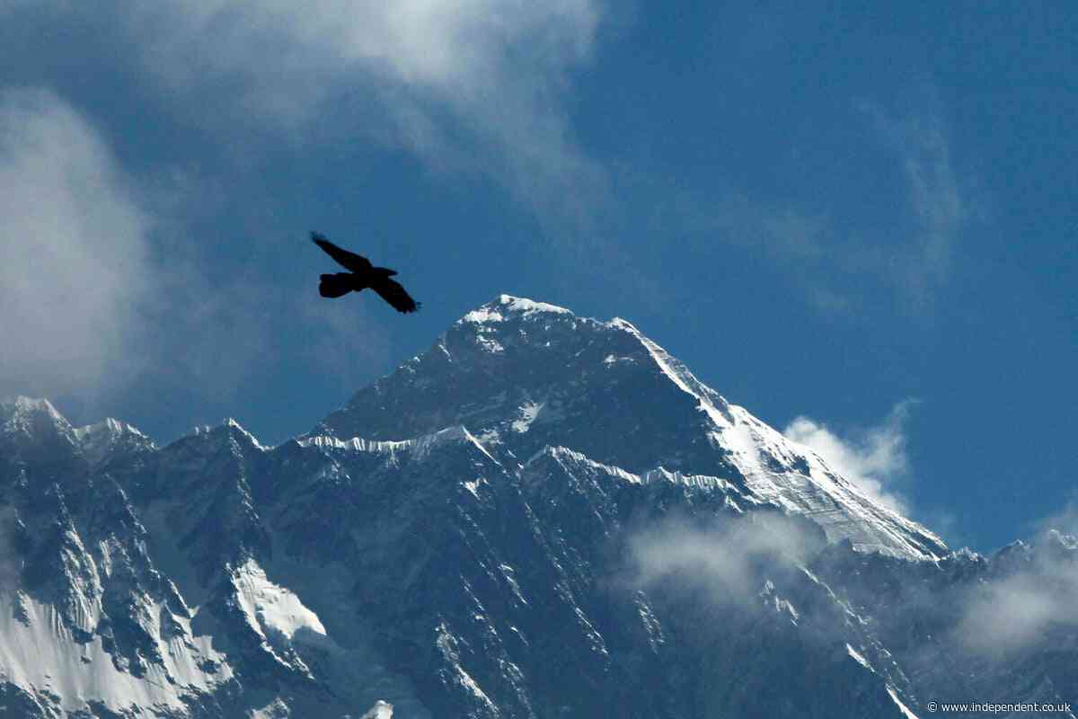 British climber sets new record with 19th Everest summit, the most by any non-Sherpa guide