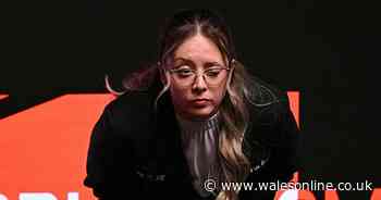World Championship final ref who clashed with Ronnie O'Sullivan giving away special item
