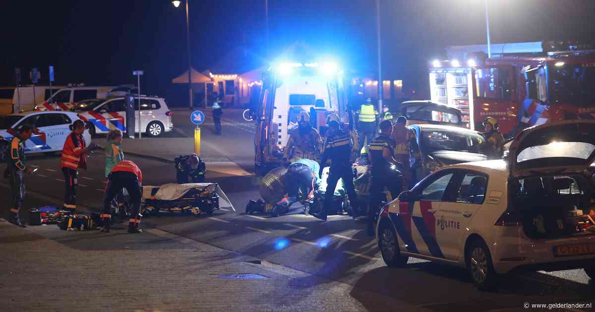 Beknelde voetganger onder auto in Katwijk is noodlottig ongeval