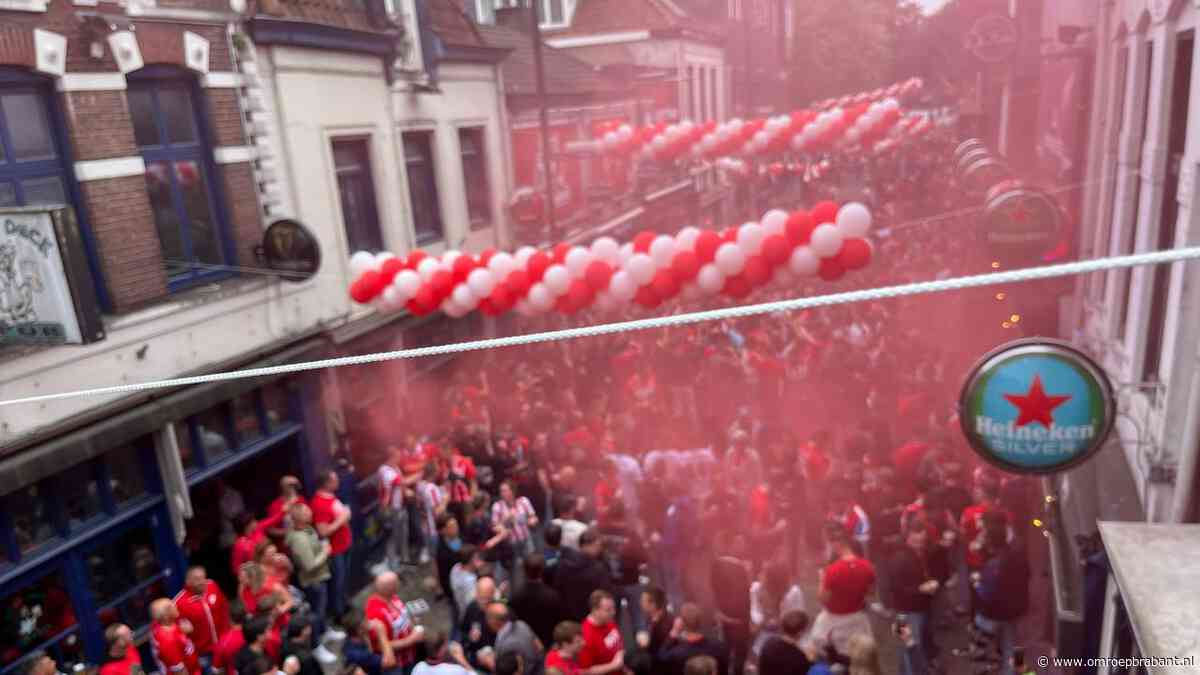 Kampioenskoorts in Eindhoven, stad is bomvol