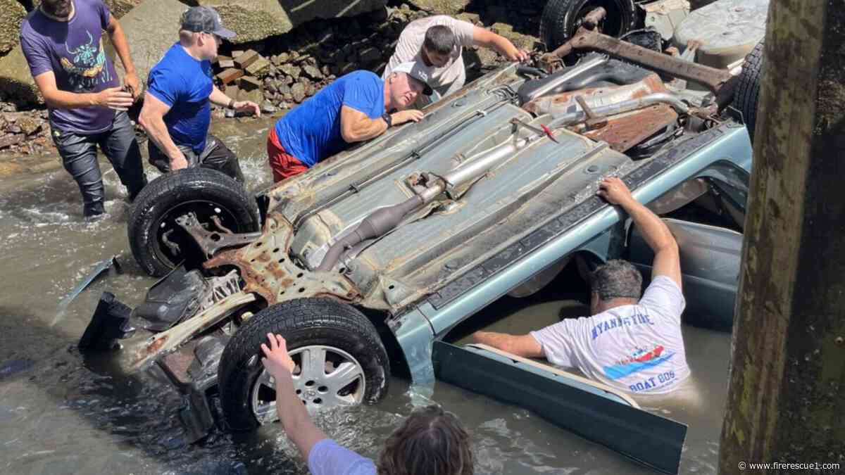 Off-duty Mass. FFs rescue 3 from car overturned in water