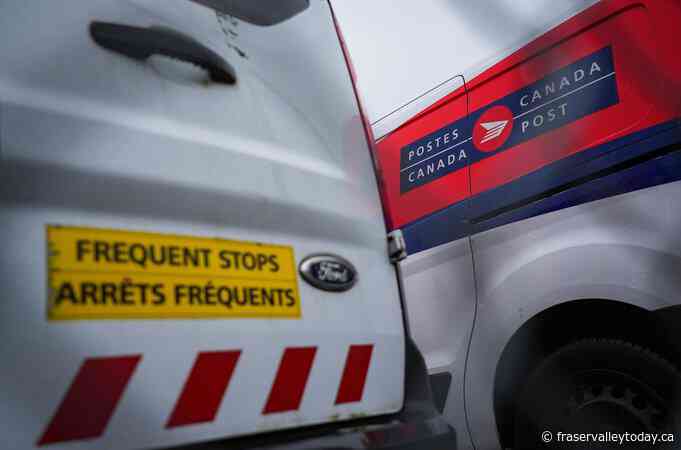 Canada Post workers issue strike notice, poised to hit picket lines Friday