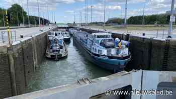 Waarom ook in tijden van droogte een plezierbootje een sluis op het Albertkanaal mag nemen