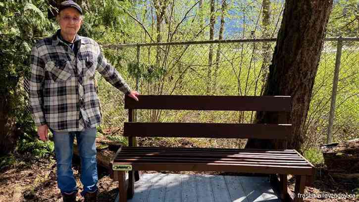 ‘Bench Guy’ donates new additions to regional park in Hope, plans to make more