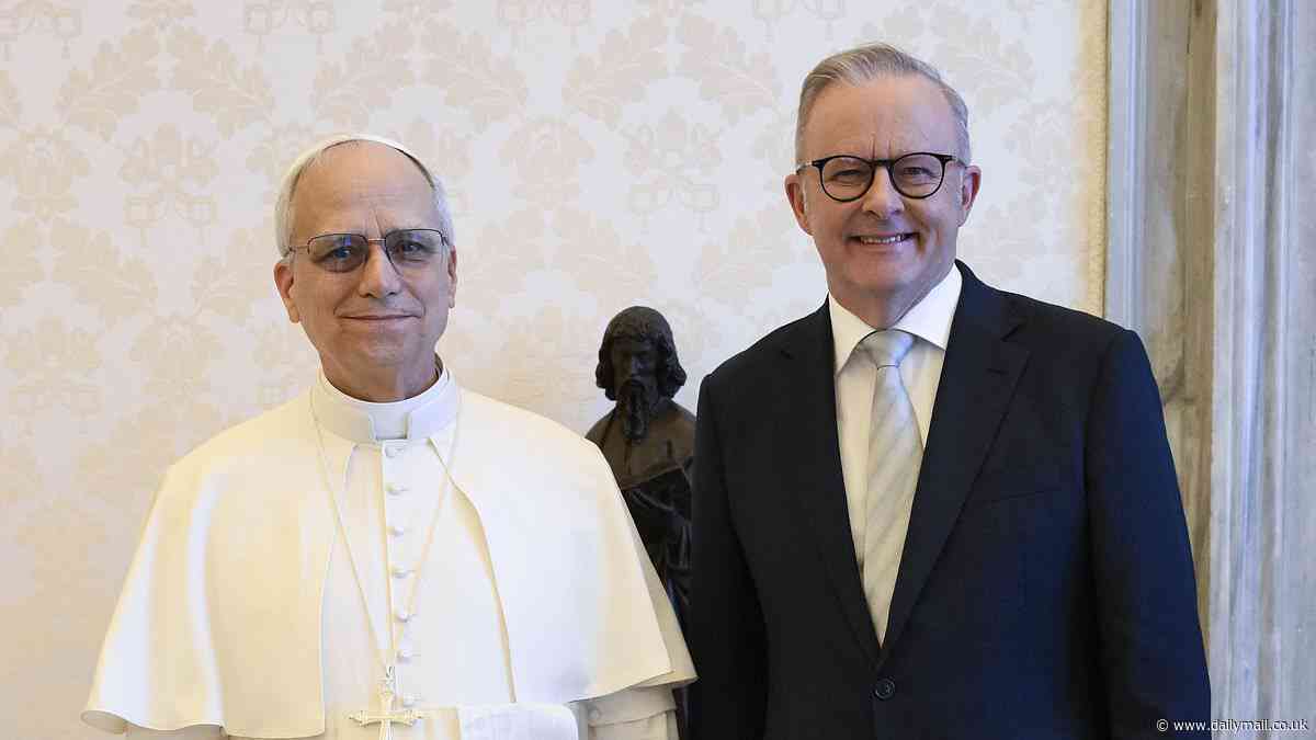 Anthony Albanese criticised for breaking protocol during Pope Leo XIV's inauguration