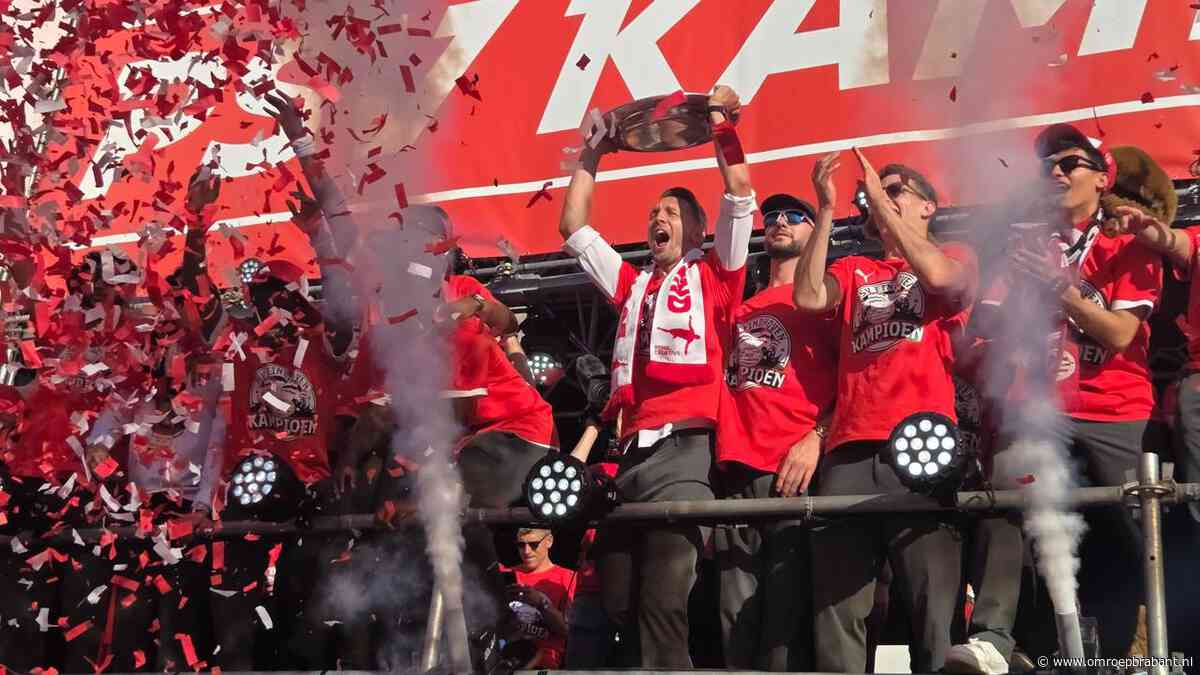 Zo vierden tienduizenden PSV-fans het kampioenschap in hartje Eindhoven