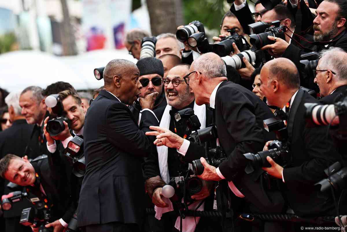 Denzel Washington ermahnt Fotografen und erhält Ehrenpreis
